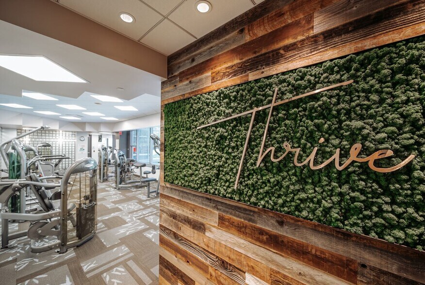 More Photos Of 425 N Martingale Rd, Schaumburg Office For Lease