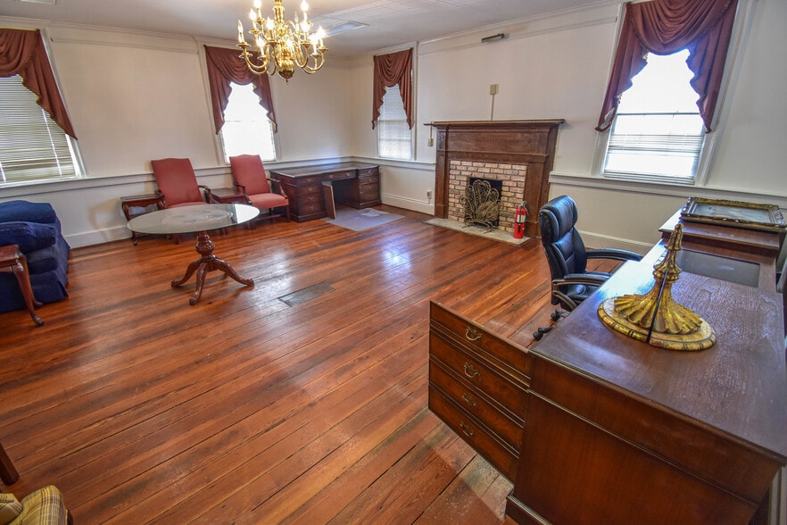 More Photos Of 2606 8th St, Tuscaloosa Office For Sale