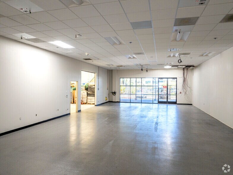 More Photos Of 12220 World Trade Dr, San Diego Flex For Sale