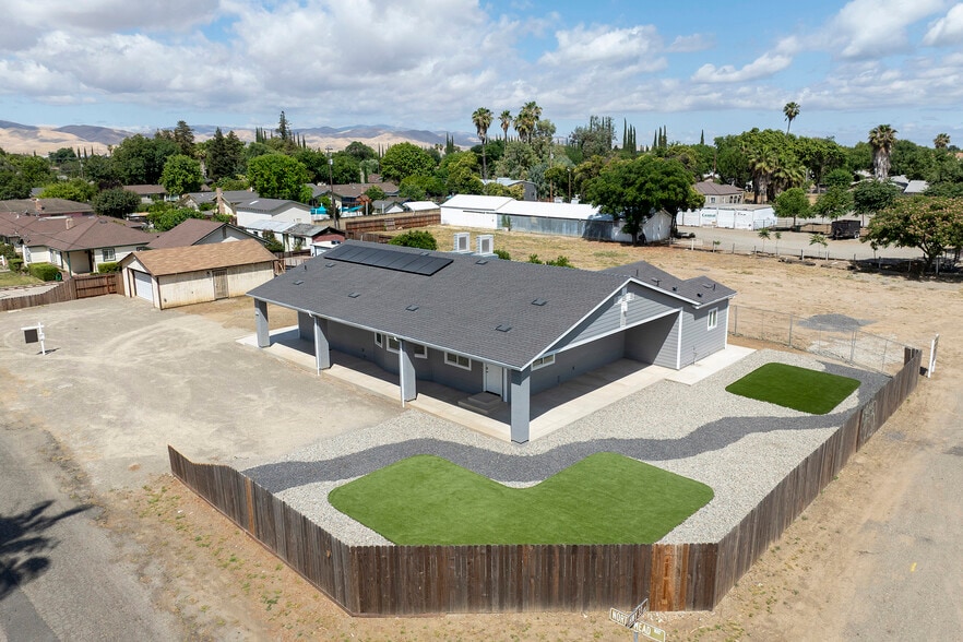 More Photos Of 720 N 2nd St, Patterson Specialty For Sale