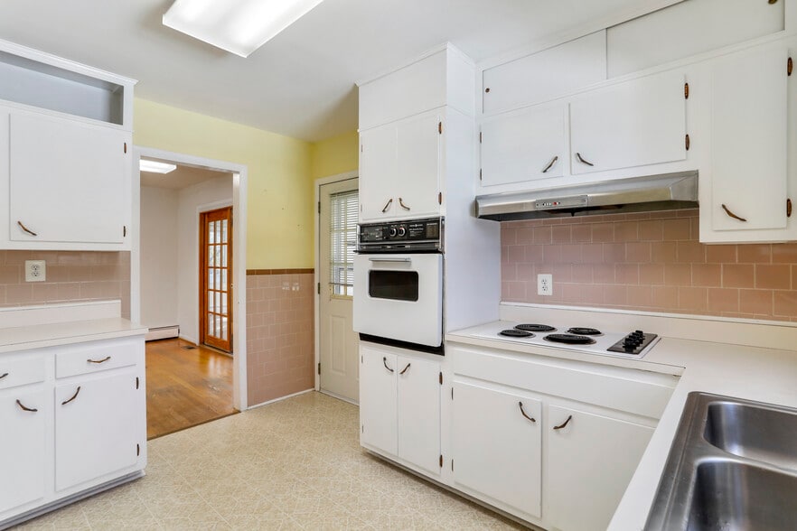 More Photos Of 2893 Jessup Rd, Jessup Office For Sale