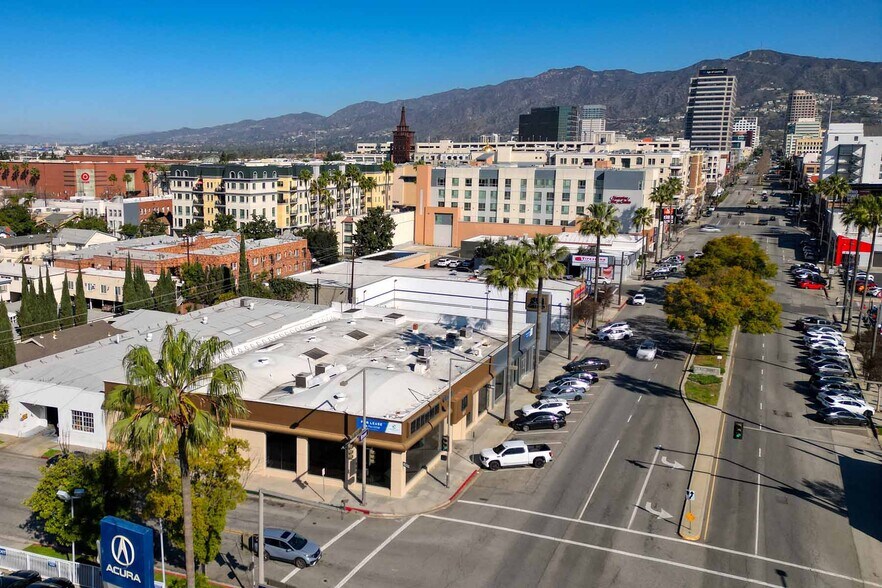 More Photos Of 413 S Brand Blvd, Glendale Auto Dealership For Lease