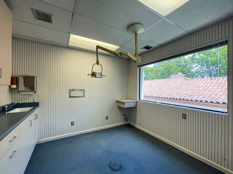 More Photos Of 2525 K St, Sacramento Medical For Lease
