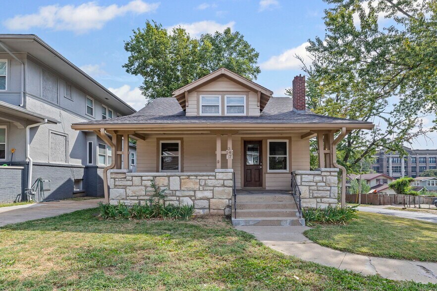 Primary Photo Of 347 Lawn Ave, Kansas City Apartments For Sale