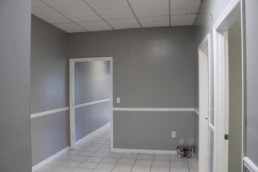 More Photos Of 3632 US Highway 92 E, Lakeland Storefront Retail Office For Lease