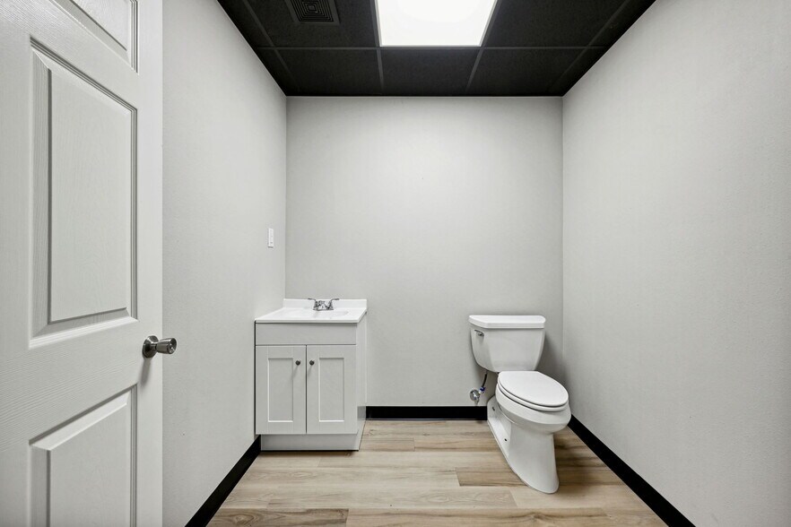 More Photos Of 1705 C M Fagan Dr, Hammond Convenience Store For Sale