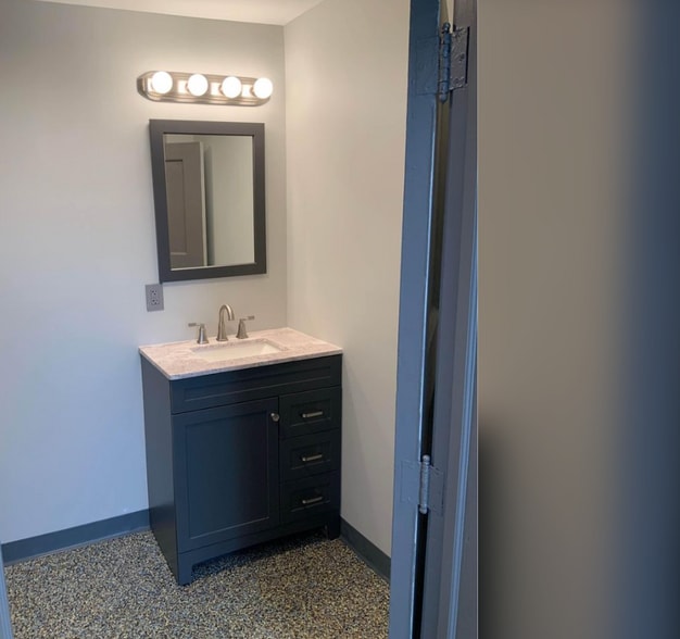 More Photos Of 187 W Commodore Blvd, Jackson Manufacturing For Sale