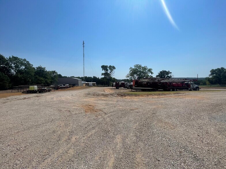 More Photos Of 1315 Caddo St, Cleveland Industrial For Sale