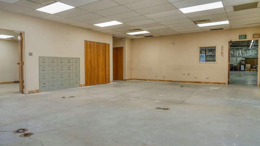 More Photos Of 2737 W 2nd Ave, Denver Warehouse For Lease