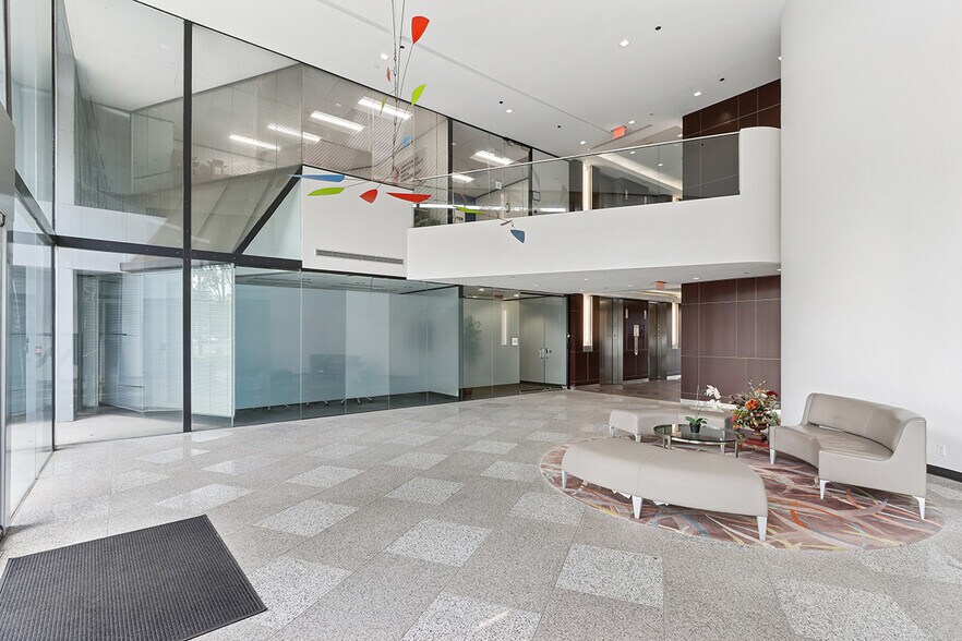 More Photos Of 11490 Westheimer Rd, Houston Office For Lease