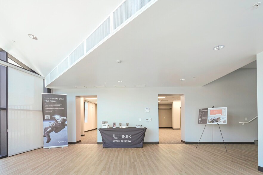 More Photos Of 16325 S Main St, Gardena Warehouse For Lease