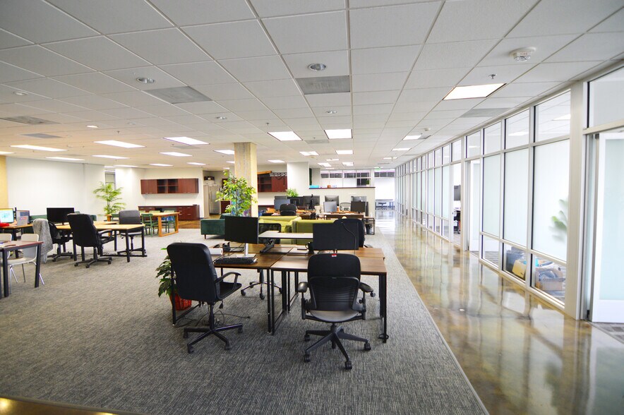 More Photos Of 425 Soledad St, San Antonio Loft Creative Space For Lease