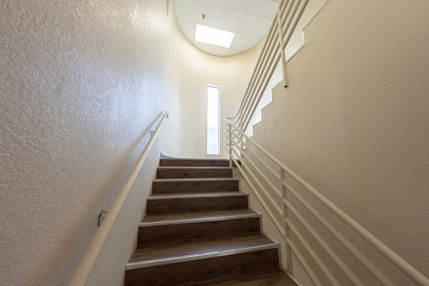 More Photos Of 5430 W Sahara Ave, Las Vegas Office For Lease