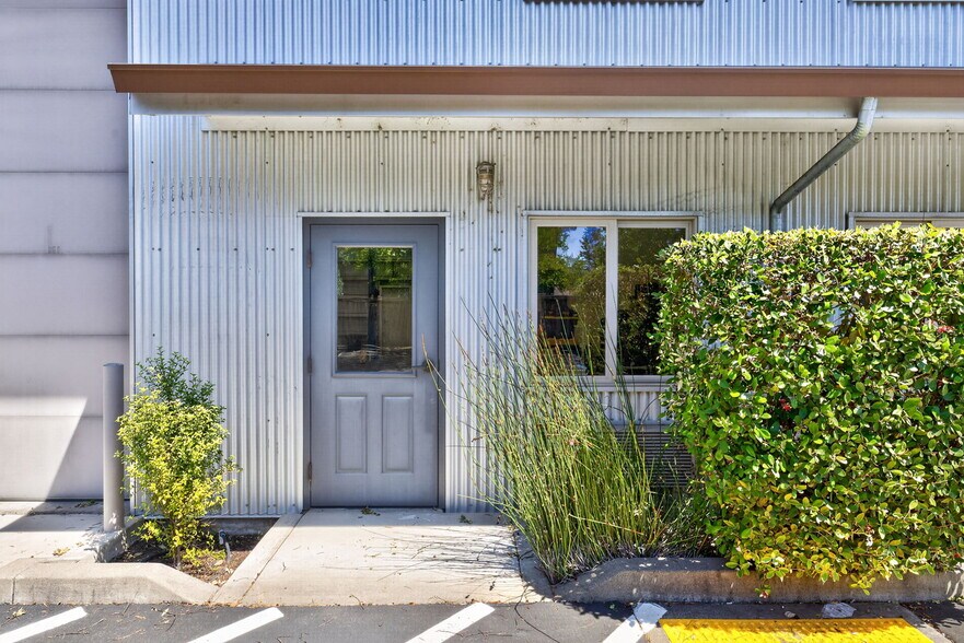 More Photos Of 1229 Grove St, Healdsburg Warehouse For Sale