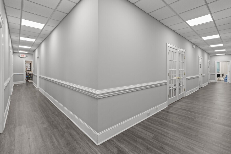 More Photos Of 147 Cedar Pointe Dr, Mooresville Research And Development For Sale