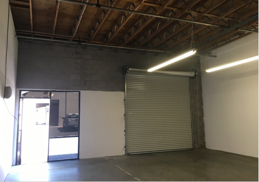 More Photos Of 5859 Rosebud Ln, Sacramento Warehouse For Lease