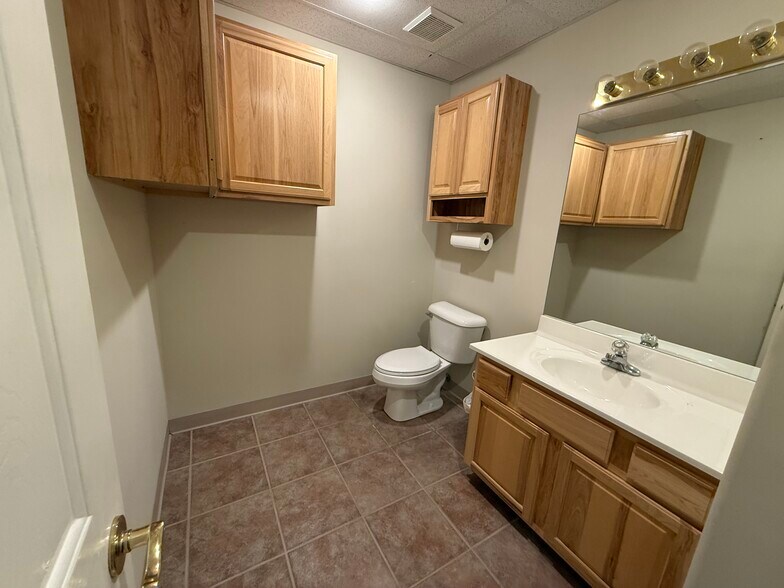 More Photos Of 1029 Monarch St, Lexington Office For Lease