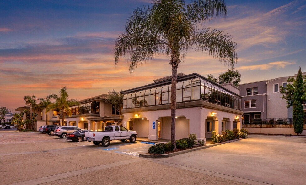 More Photos Of 3555-3575 Kenyon St, San Diego Medical For Lease