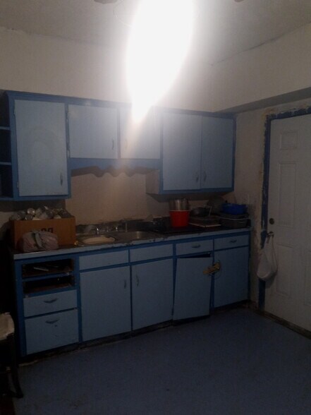 More Photos Of 28 Curtis St, Middletown Apartments For Sale