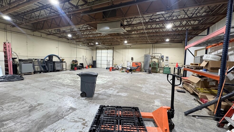 More Photos Of 745 S 100 E, Provo Light Manufacturing For Sale