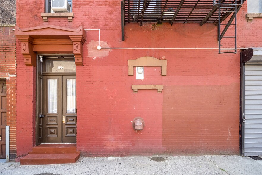 More Photos Of 2296 2nd Ave, New York Multifamily For Sale