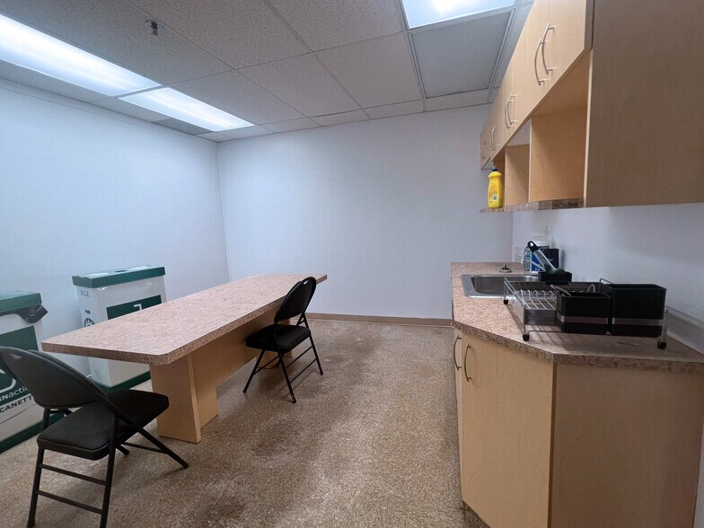 More Photos Of 3005 Boul Matte, Brossard Office For Lease