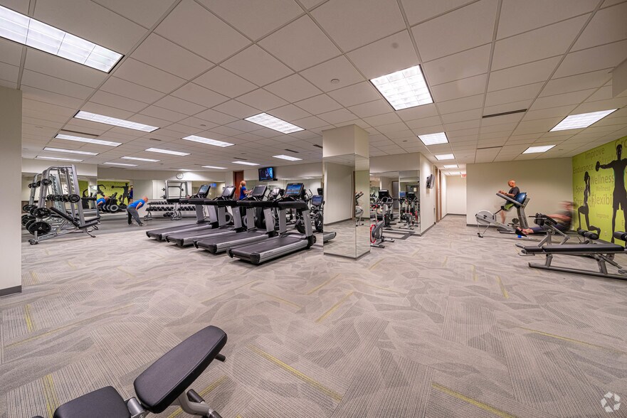 More Photos Of 505 N Highway 169, Plymouth Office For Lease