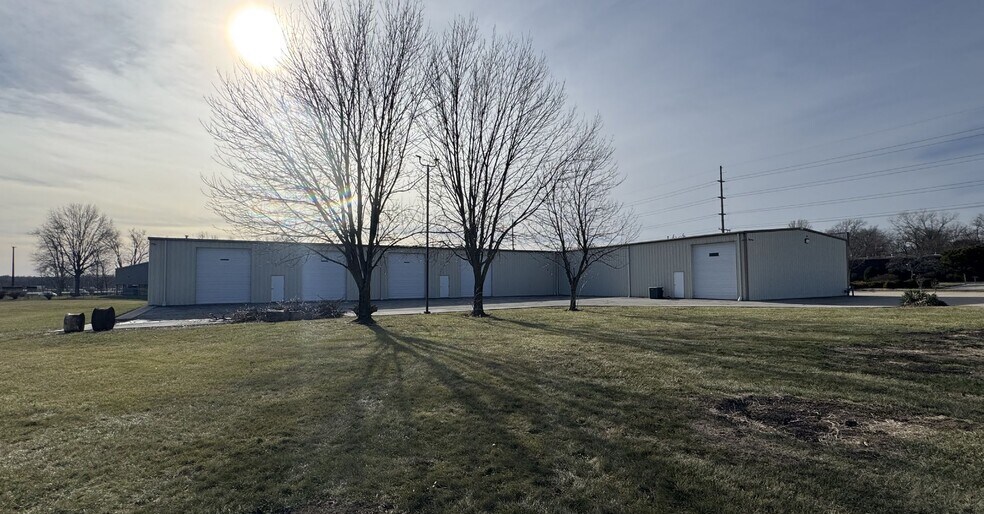 More Photos Of 1301 S Powell Rd, Independence Industrial For Lease