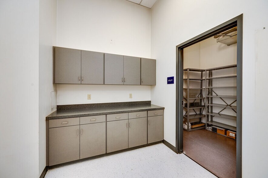 More Photos Of 722 Cherry St, Reading Storefront Retail Office For Lease