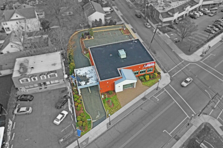 More Photos Of 1610 Main Ave, Clifton Bank For Sale