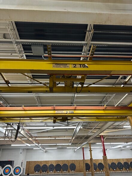 More Photos Of 33220-33250 Lakeland Blvd, Eastlake Warehouse For Lease