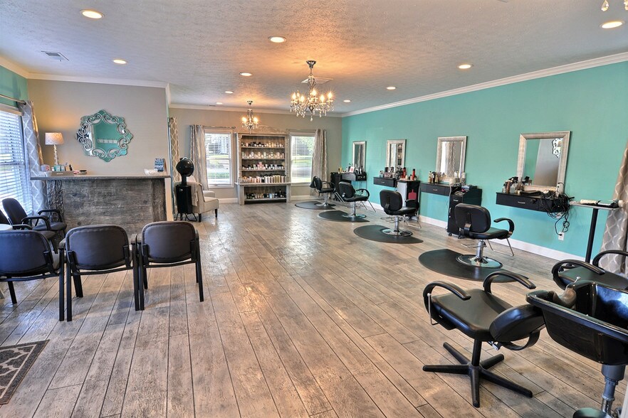 More Photos Of 709 S 18th St, Lafayette Freestanding For Sale