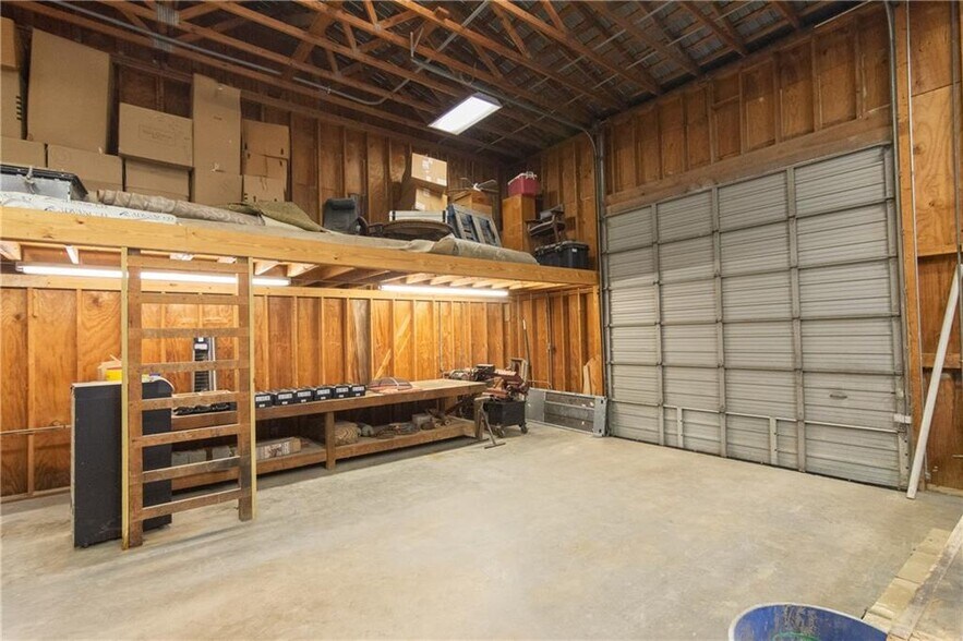 More Photos Of 10509 Old Manchaca Rd, Austin Warehouse For Lease