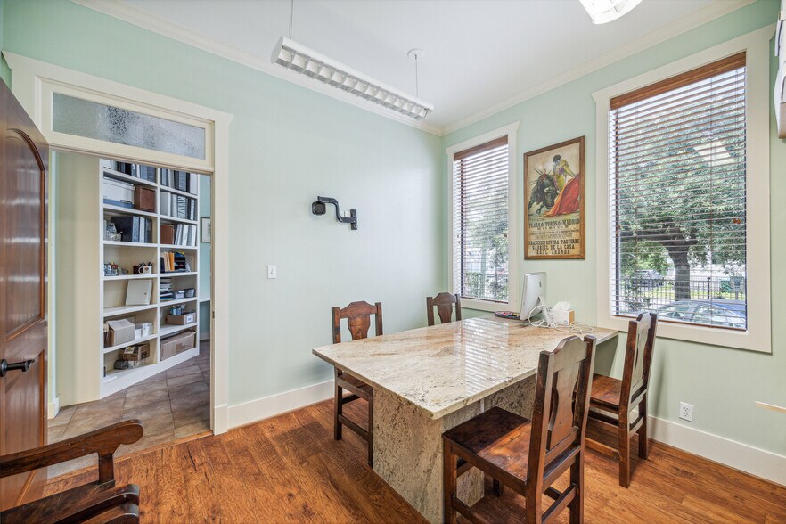 More Photos Of 800 Sawyer St, Houston Office Residential For Sale