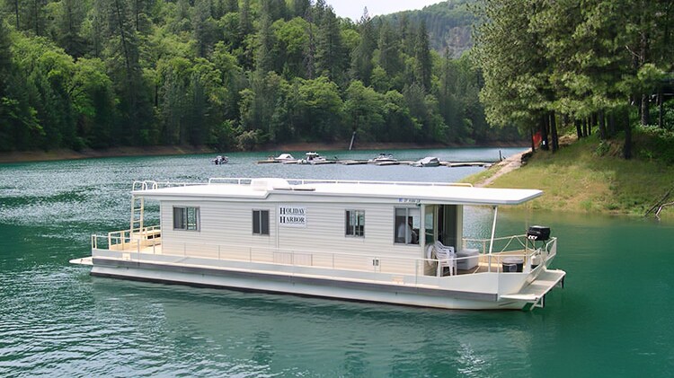 More Photos Of 20061 Shasta Caverns, Lakehead Marina For Sale