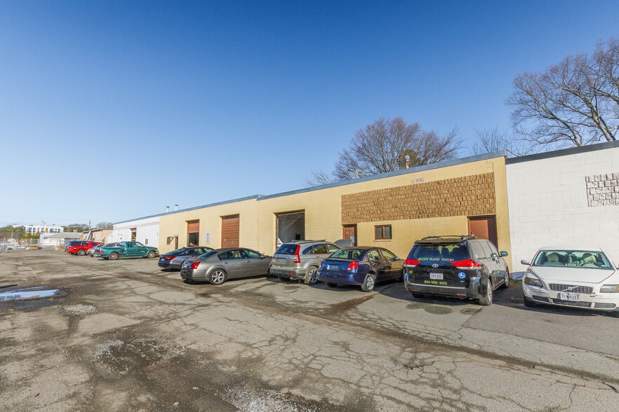 More Photos Of 6509 Dickens Pl, Richmond Auto Repair For Sale
