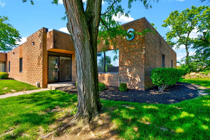 More Photos Of 3160-3162 Presidential Dr, Fairborn Unknown For Lease