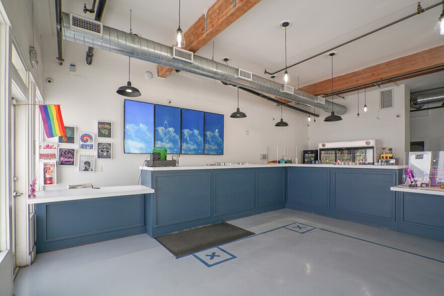 More Photos Of 353 S Palm Canyon Dr, Palm Springs Medical For Sale