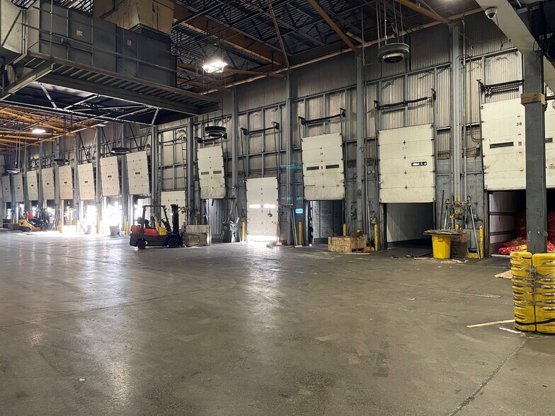 More Photos Of 6800 Santa Fe Dr, Hodgkins Warehouse For Lease