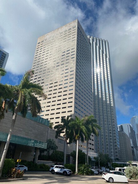 More Photos Of 201 S Biscayne Blvd, Miami Office Residential For Lease