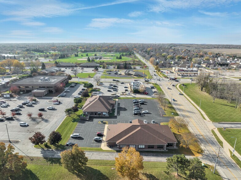 More Photos Of 2109 E Capitol Dr, Appleton Office For Lease