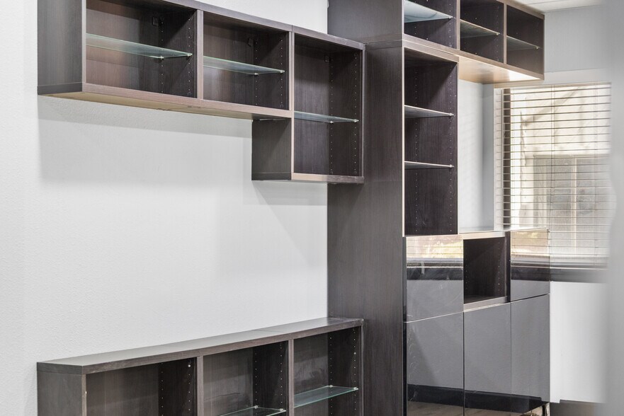 More Photos Of 1231 S Parker Rd, Denver Medical For Sale