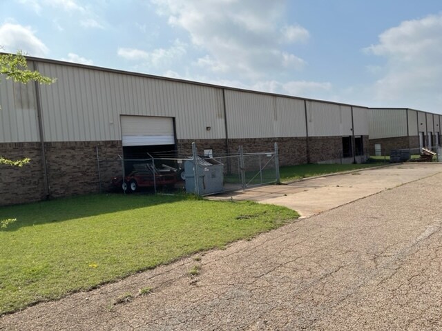 More Photos Of 410 Dodge Dr, Temple Manufacturing For Sale