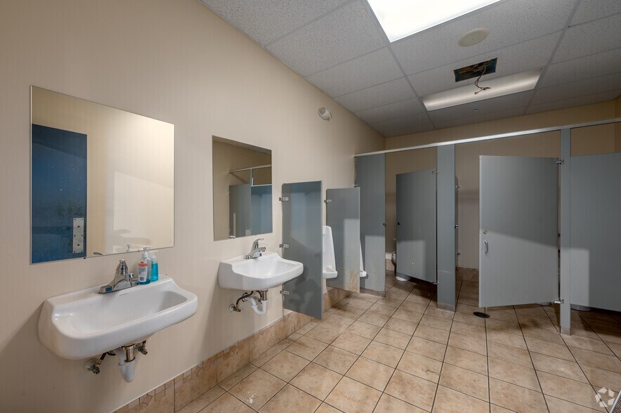 More Photos Of 9960 St Rt 43, Streetsboro Amusement Park For Sale