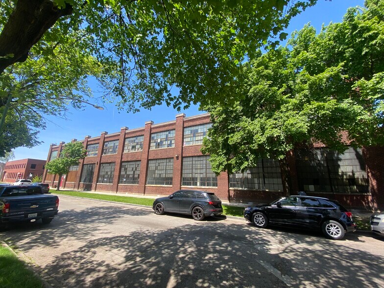 More Photos Of 4850 W Bloomingdale Ave, Chicago Warehouse For Sale