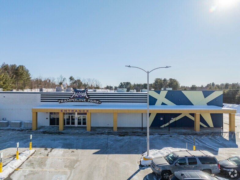 More Photos Of 140-150 Bridge St, Pelham General Retail For Lease
