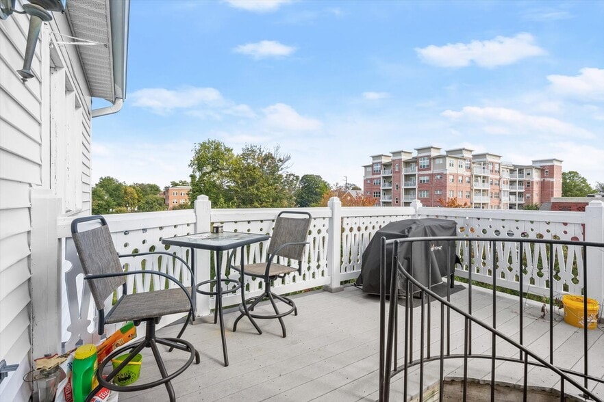 More Photos Of 9351 EAST St, Manassas Apartments For Sale