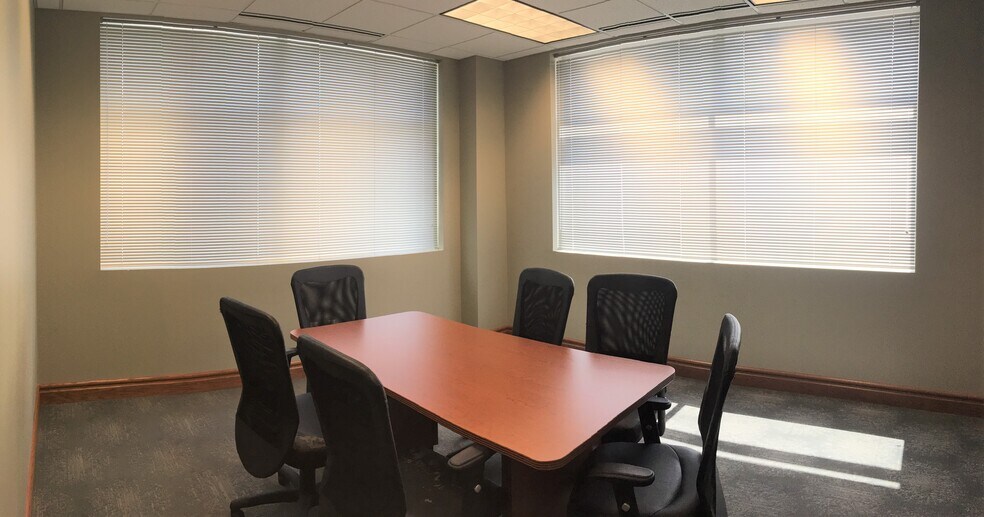 More Photos Of 4885 Hoffman Blvd, Hoffman Estates Office For Sale