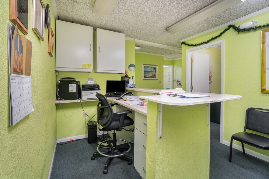 More Photos Of 6005 Silver Star Rd, Orlando Medical For Sale