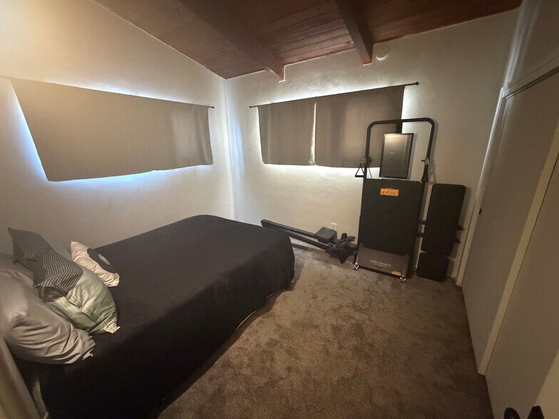 More Photos Of 4980-82 La Jolla Blvd, San Diego Multifamily For Sale